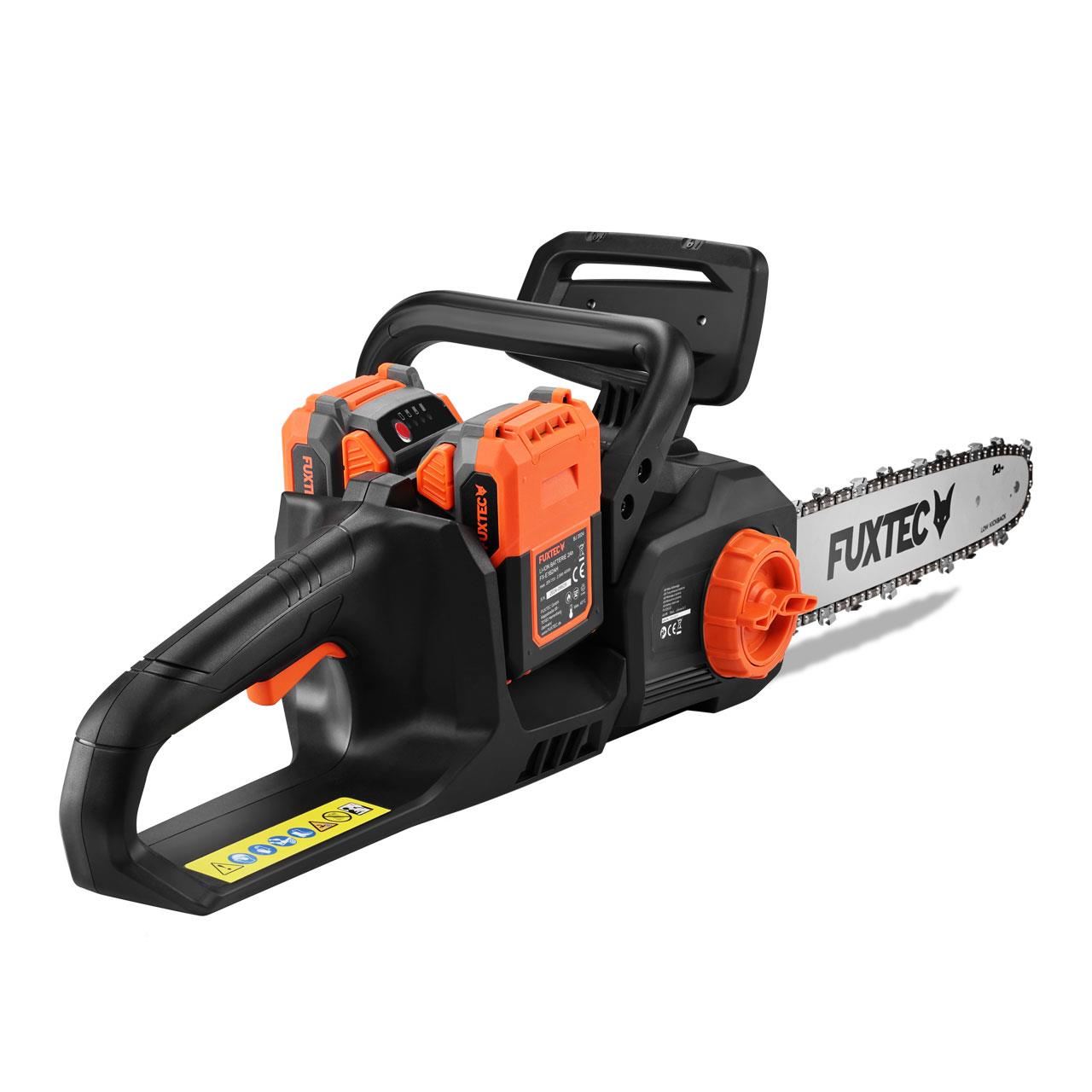 Motosega a batteria 2x20V FX-E2KS SET – Lunghezza di Taglio 35 cm, 4,2 kg, Velocità Catena 15 m/s, con 2 Batterie da 2Ah e Caricatore Doppio Incluso