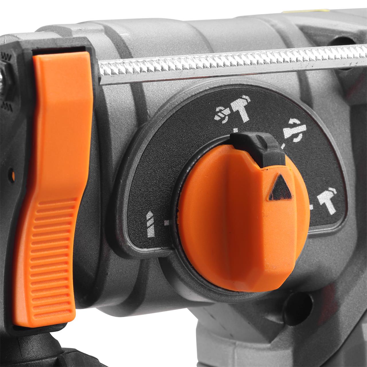 Set di attrezzi elettrici con batteria da 20V, che include una seghetto alternativo, un trapano avvitatore e un tassellatore