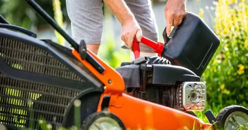 Rasenmäher betanken